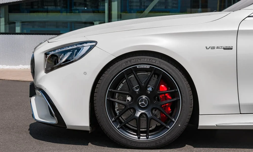 Фото Mercedes-Benz S-Class — вид сбоку, фото 7. Белый кузов в профиль — пропорции, высота посадки и дизайн дисков Mercedes-Benz S-Class — вид сбоку, фото 7