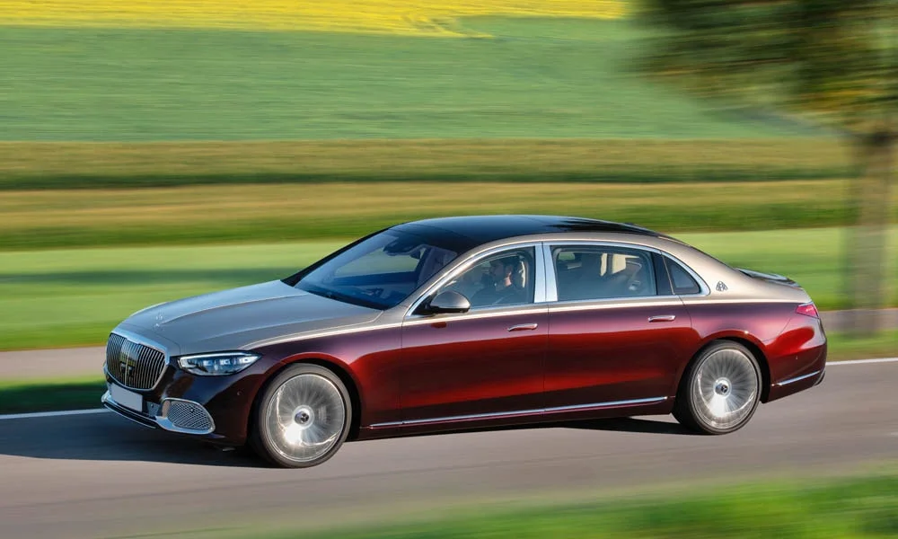 Фото Mercedes-Benz S-Class Maybach — вид спереди, фото 10. Оптика, решётка и бампер — первое впечатление о модели Mercedes-Benz S-Class Maybach — вид спереди, фото 10