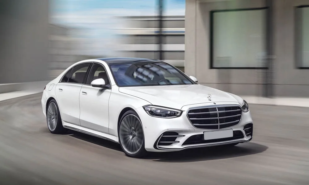 Фото Mercedes-Benz S-Class — вид спереди, фото 3. Оптика, решётка и бампер — первое впечатление о модели Mercedes-Benz S-Class — вид спереди, фото 3
