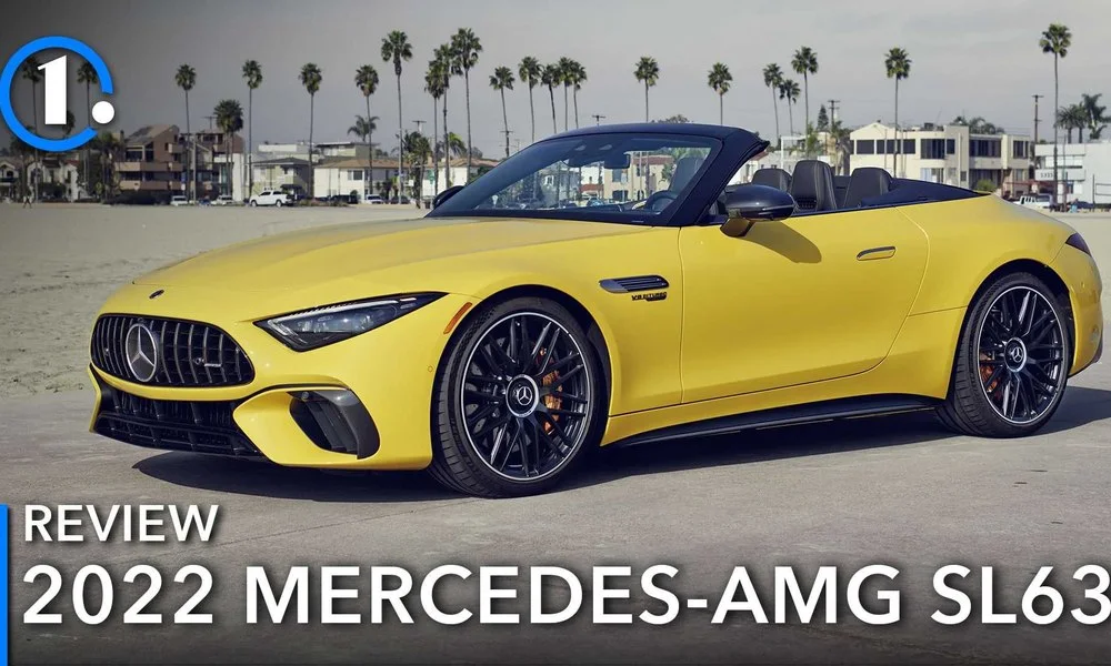 Фото Mercedes-Benz SL — вид спереди, фото 5. Кузов в жёлтом цвете: рисунок оптики и решётки задаёт узнаваемое «лицо» модели. Дневные ходовые огни включаются автоматически с запуском Mercedes-Benz SL — вид спереди, фото 5