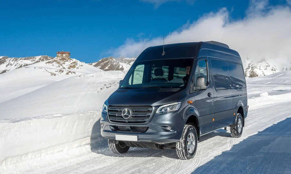Mercedes-Benz Sprinter — вид спереди, фото 3