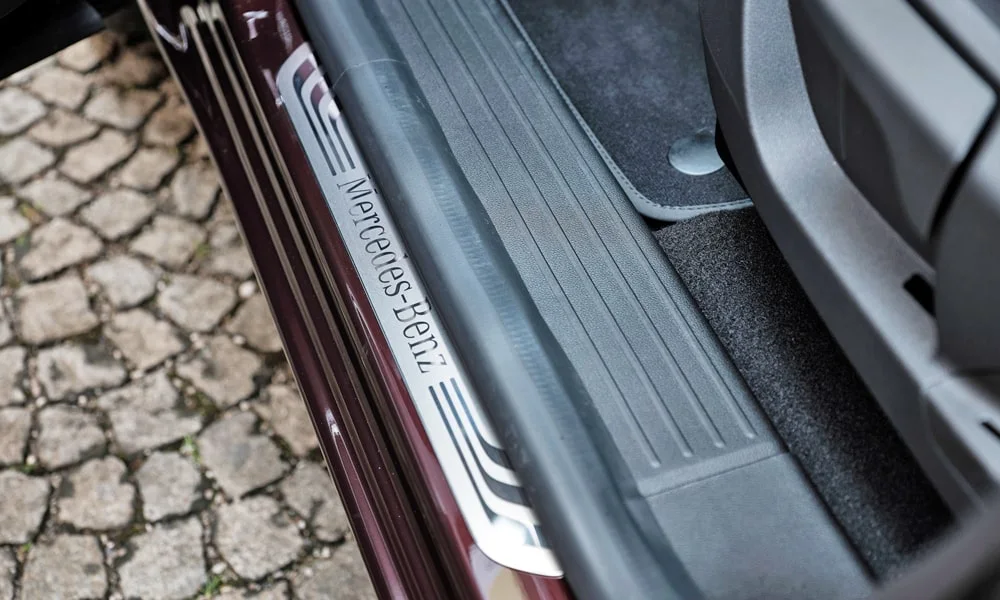 Фото Mercedes-Benz T-Class (2024) — интерьер. Общий план салона: архитектура панели, консоль и кресла Mercedes-Benz T-Class (2024) — интерьер