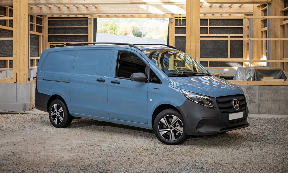 Фото Mercedes-Benz Vito (2024) — вид спереди, фото 5. Оптика, решётка и бампер — первое впечатление о модели Mercedes-Benz Vito (2024) — вид спереди, фото 5