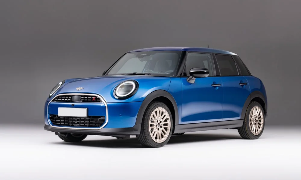 MINI Cooper (2024) — вид спереди, фото 6