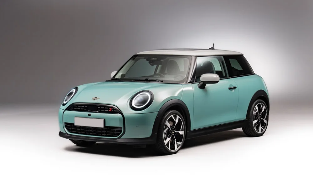 MINI Cooper (2024) — вид спереди, фото 2