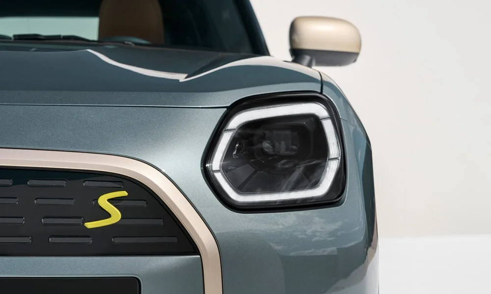 Фото MINI Countryman (2024) — вид спереди, фото 5. Оптика, решётка и бампер — первое впечатление о модели MINI Countryman (2024) — вид спереди, фото 5
