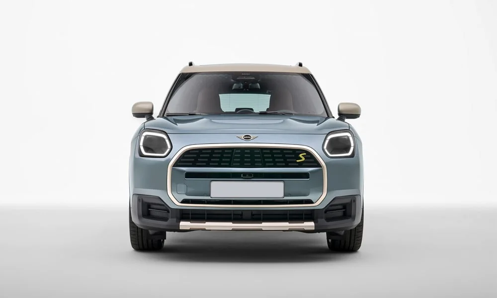 Фото MINI Countryman (2024) — вид спереди, фото 8. Оптика, решётка и бампер — первое впечатление о модели MINI Countryman (2024) — вид спереди, фото 8