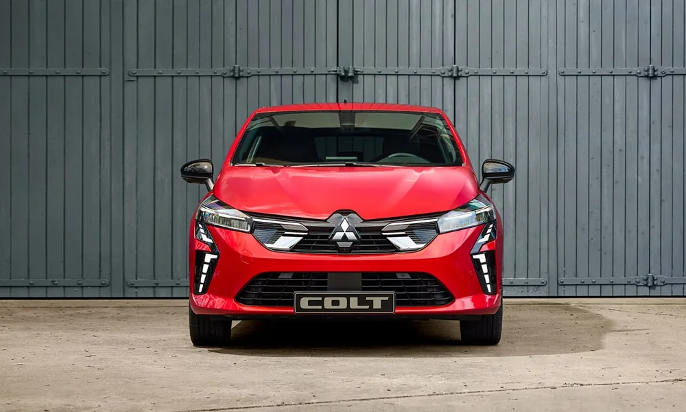 Mitsubishi Colt — вид спереди, фото 2