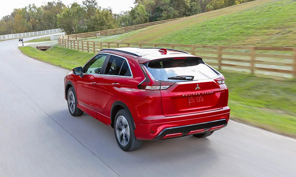 Mitsubishi Eclipse Cross — вид сзади, фото 2
