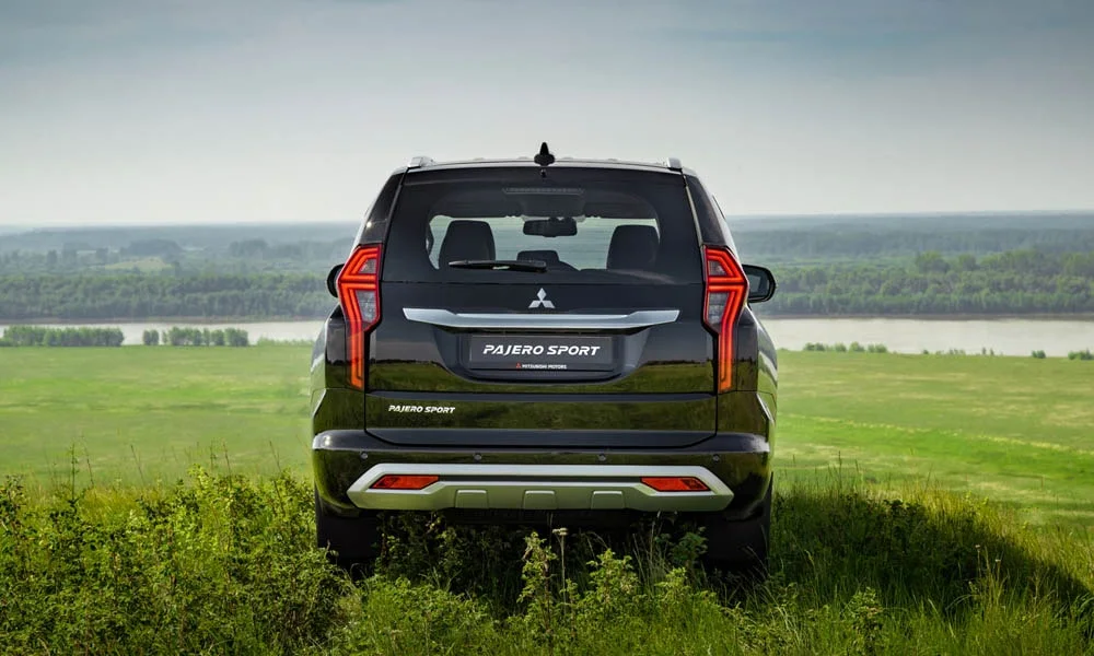 Mitsubishi Pajero Sport — вид сзади, фото 3