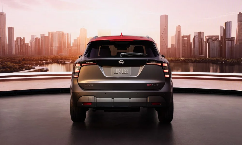 Nissan Kicks (2024) — вид сзади, фото 2