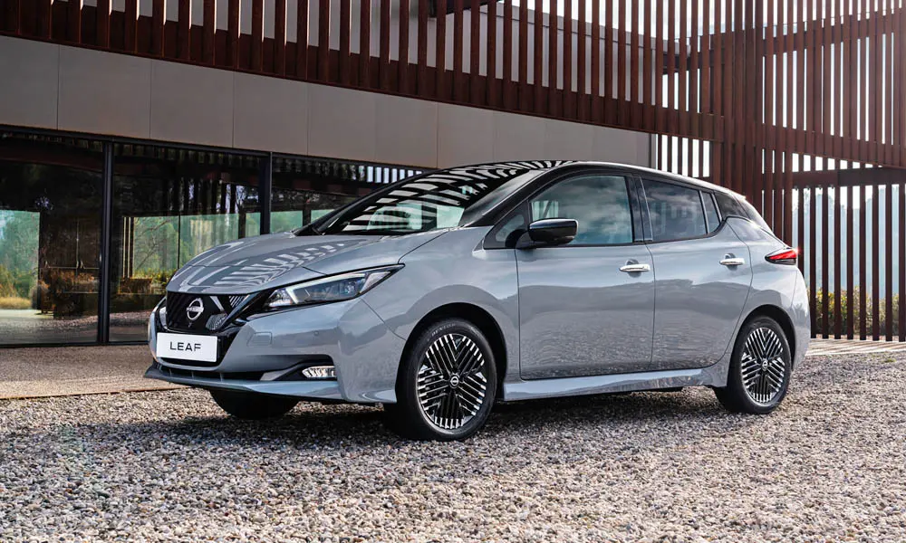 Nissan Leaf — вид спереди, фото 3