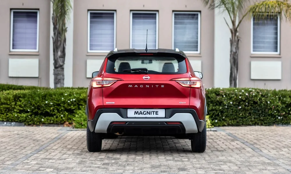 Nissan Magnite (2024) — вид сзади, фото 3