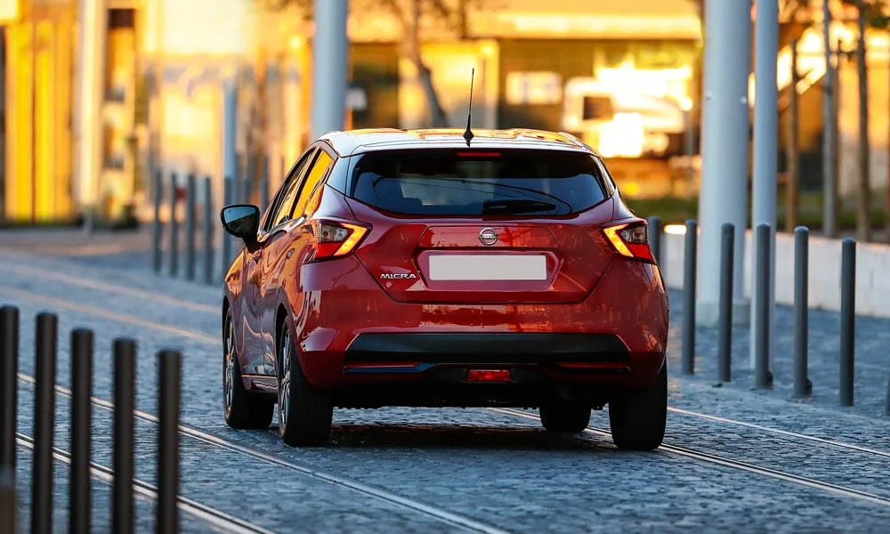 Nissan Micra — вид сзади, фото 2