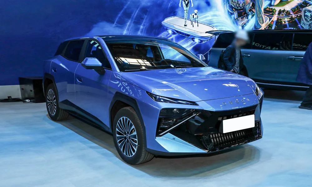 Omoda C4 — вид спереди, фото 3