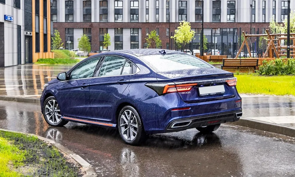 Omoda S5 (2023) — вид сзади, фото 2