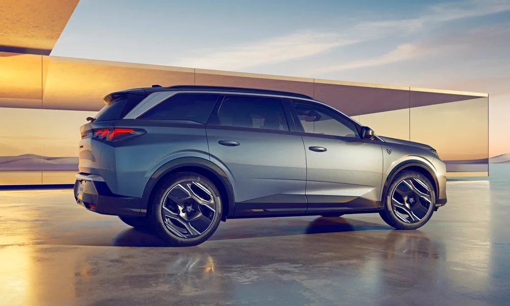 Peugeot 5008 (2024) — вид сзади, фото 3