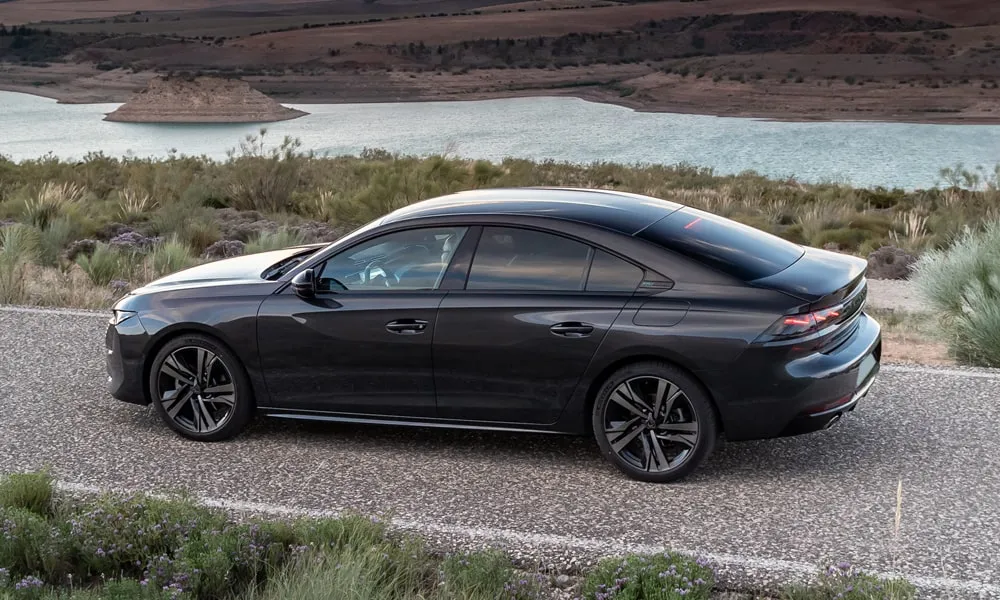 Peugeot 508 (2024) — крыша