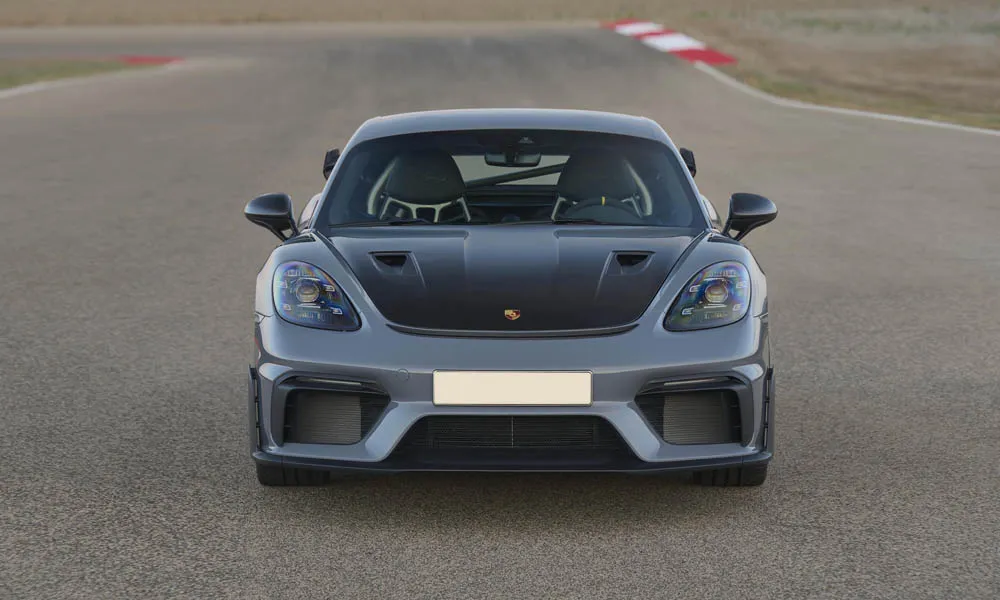 Porsche 718 Cayman GT4 RS (2024) — вид спереди, фото 3