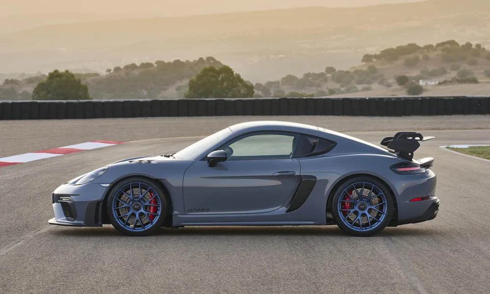 Porsche 718 Cayman GT4 RS