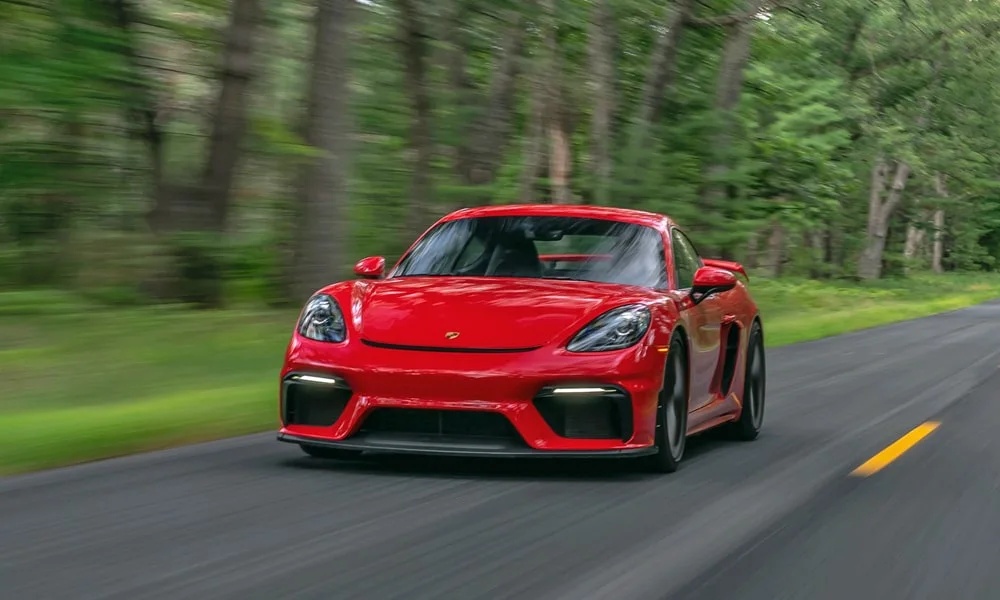 Porsche 718 Cayman GT4 — вид спереди, фото 2