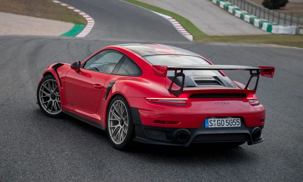 Porsche 911 GT2 RS — вид сзади, фото 2