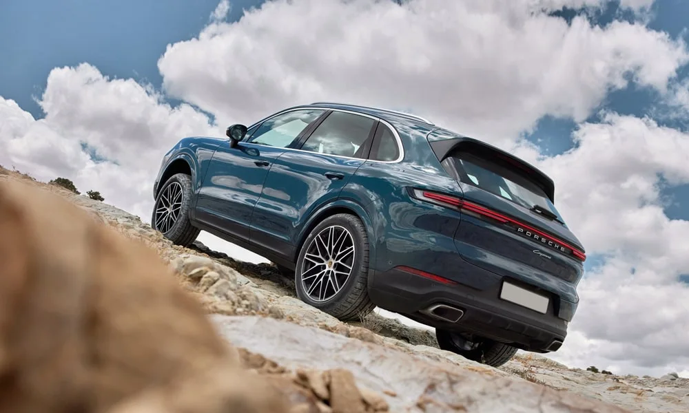 Porsche Cayenne (2024) — вид сзади, фото 3