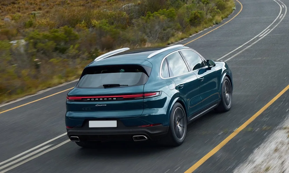 Porsche Cayenne (2024) — вид сзади, фото 4