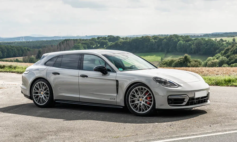 Porsche Panamera Sport Turismo — вид спереди, фото 3
