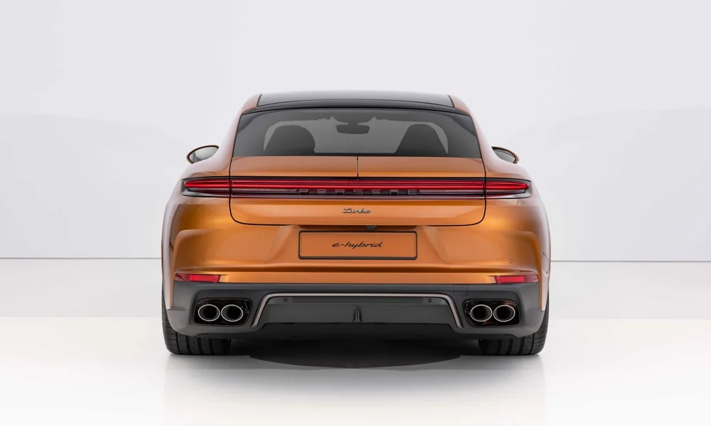 Porsche Panamera (2024) — вид сзади, фото 2