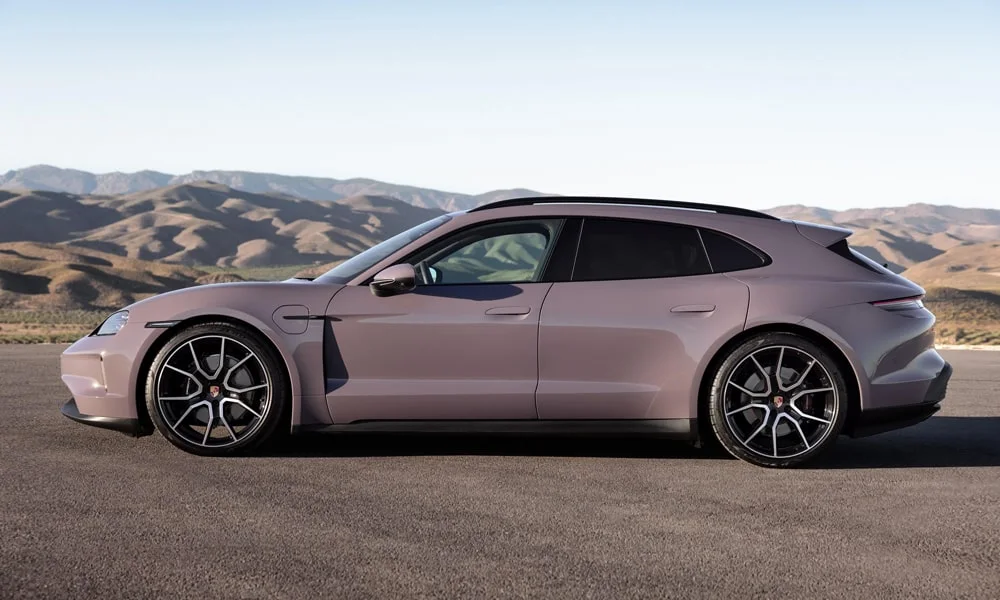 Porsche Taycan Sport Turismo (2024) — вид сзади, фото 3