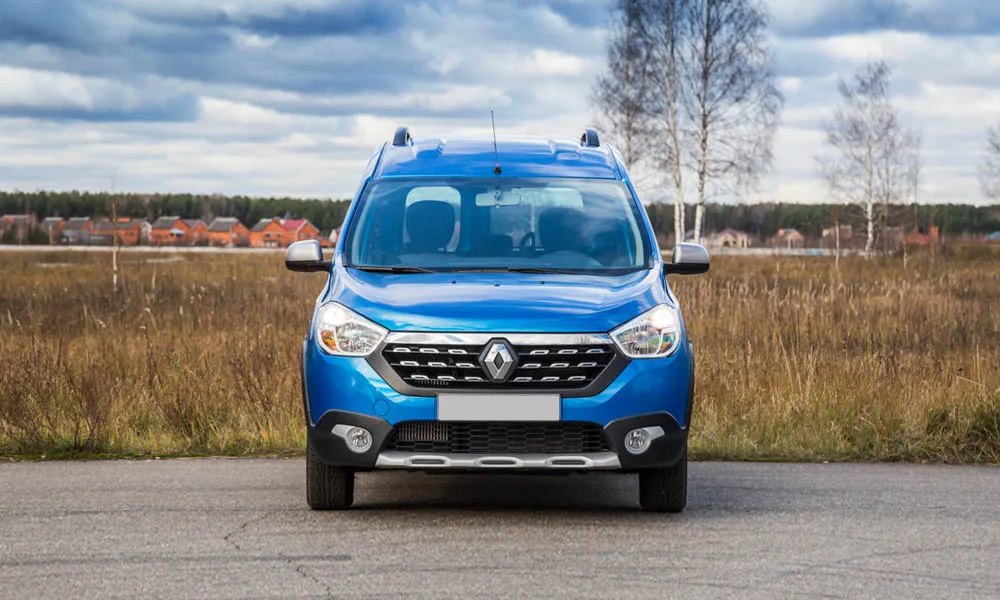 Renault Dokker Stepway — вид спереди, фото 2