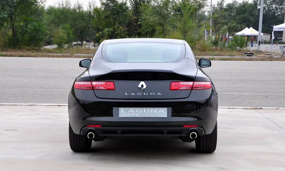 Renault Laguna — вид сзади, фото 2