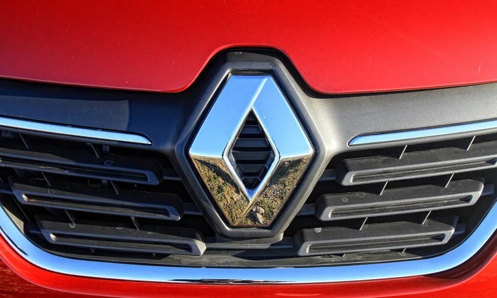 Фото Renault Logan Stepway — решётка радиатора. Рисунок решётки: сетка, ламели или глухая панель у электроверсий Renault Logan Stepway — решётка радиатора