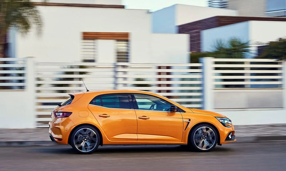 Renault Megane RS — вид сбоку, фото 2
