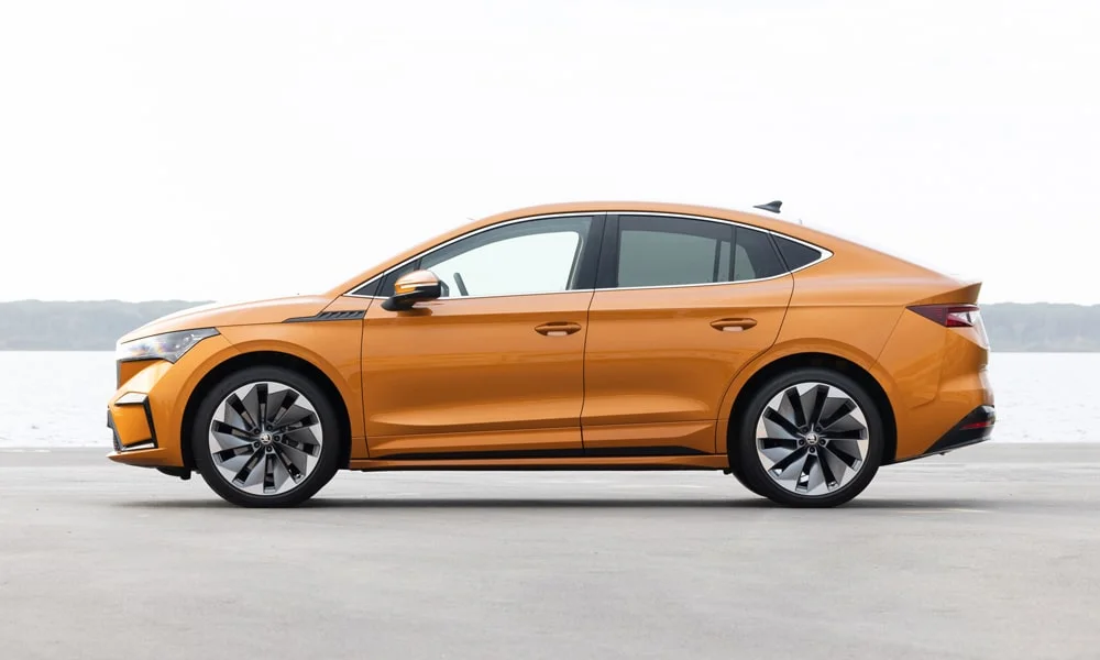 Skoda Enyaq Coupe (2024) — вид сбоку