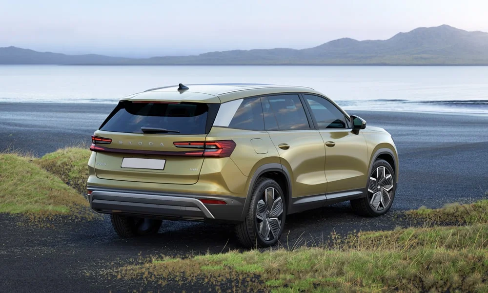 Фото Skoda Kodiaq (2024) — вид сзади, фото 8. Графика фонарей, бампер и оформление пятой двери Skoda Kodiaq (2024) — вид сзади, фото 8