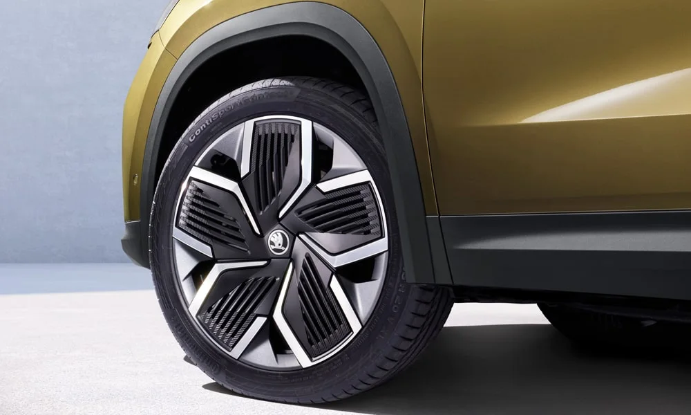 Фото Skoda Kodiaq (2024) — колесо и диск. Аэродинамический дизайн колеса снижает расход на трассе. При подборе зимнего комплекта сохраняйте наружный диаметр колеса Skoda Kodiaq (2024) — колесо и диск