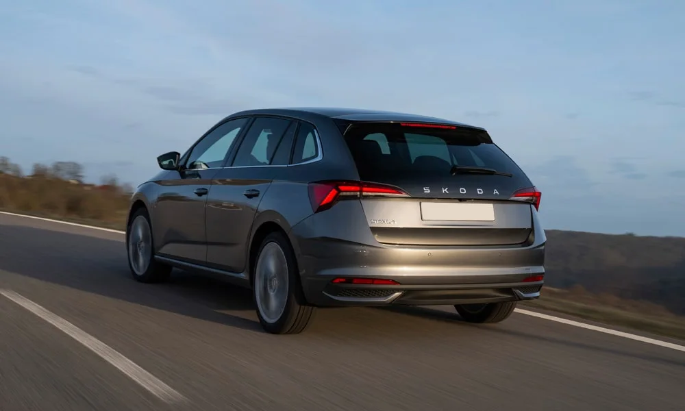 Skoda Scala (2024) — вид сзади, фото 2