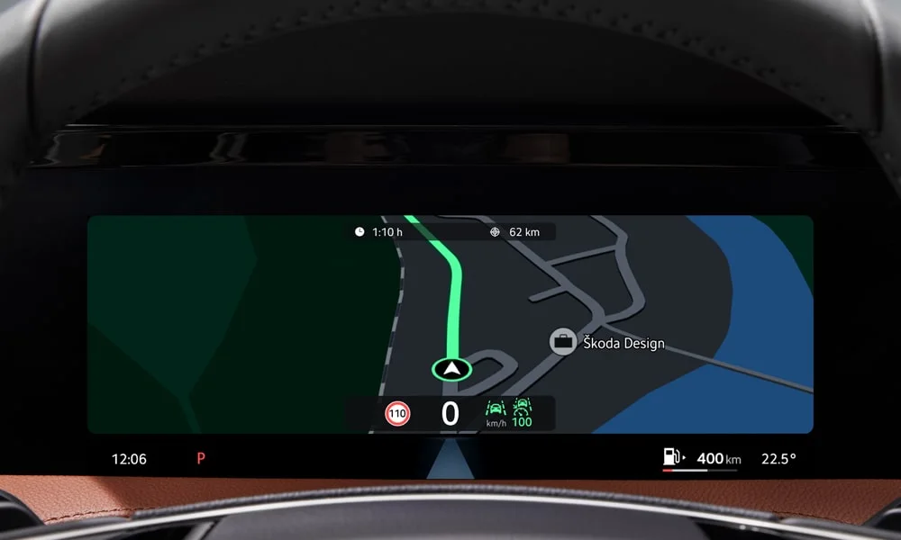 Фото Skoda Superb Combi (2024) — экран мультимедиа, фото 2. Интерфейс медиасистемы крупным планом. Поддержка смартфонов и обновления «по воздуху» — ключевые вопросы к медиасистеме; наличие русификации уточняйте у дилера Skoda Superb Combi (2024) — экран мультимедиа, фото 2