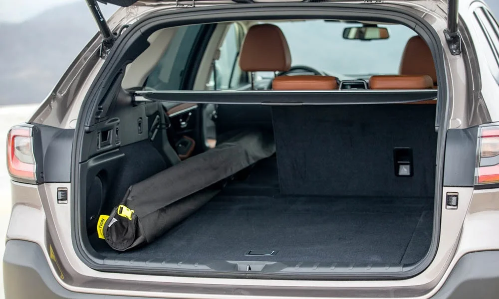 Фото Subaru Outback — багажник, фото 3. Форма проёма, ровный пол и организация пространства Subaru Outback — багажник, фото 3