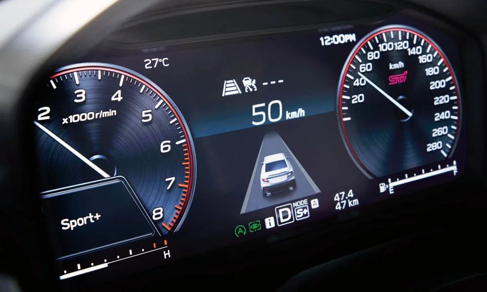 Фото Subaru WRX STI (2024) — приборная панель. Экран приборов за рулём — вся ходовая информация перед глазами. Запас хода и расход выводятся крупно — главные цифры ежедневных поездок Subaru WRX STI (2024) — приборная панель