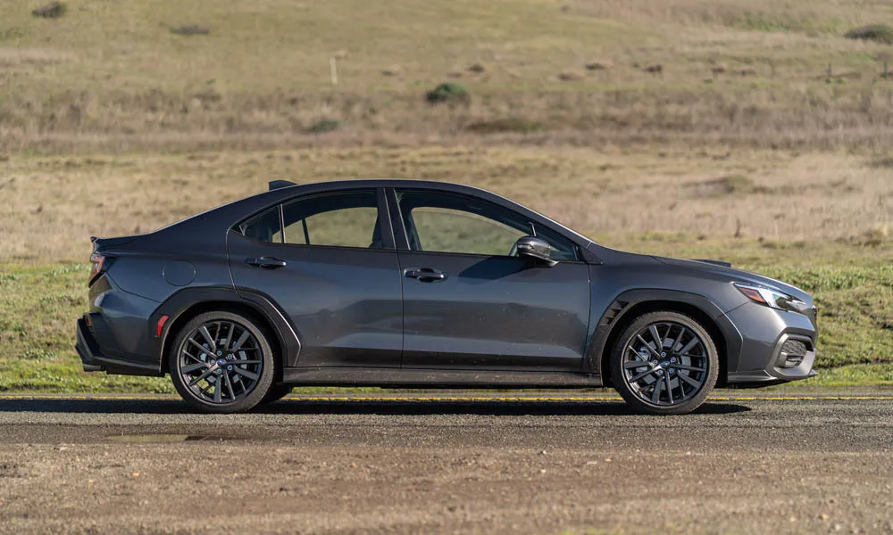 Subaru WRX STI (2024) — вид сбоку
