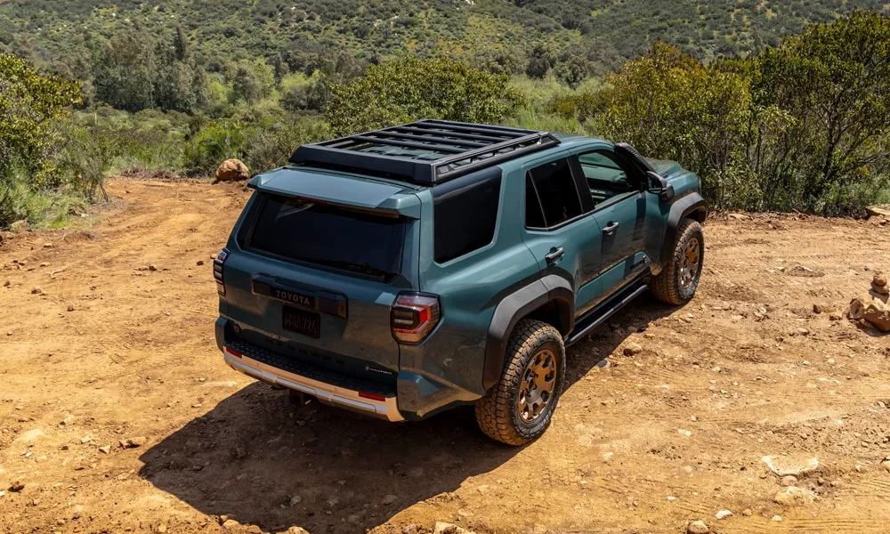 Toyota 4Runner (2024) — вид сзади, фото 2