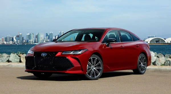 Знакомимся с Toyota Avalon: что под капотом и чего ждать от владения