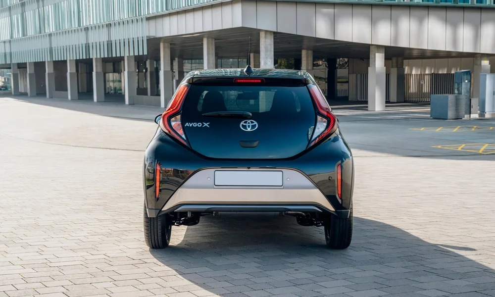 Toyota Aygo X — вид сзади, фото 2