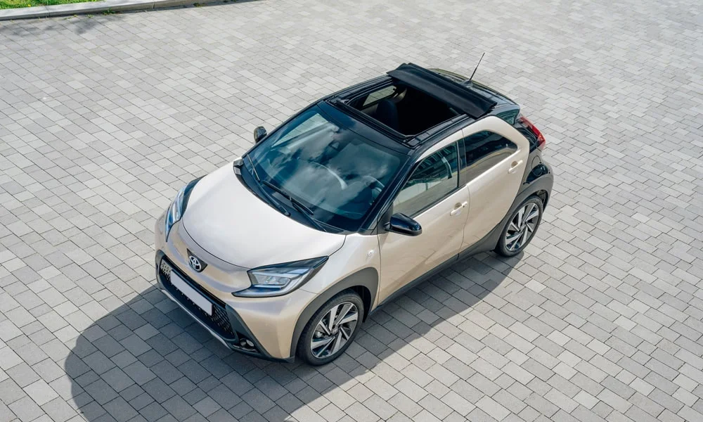 Toyota Aygo X — крыша
