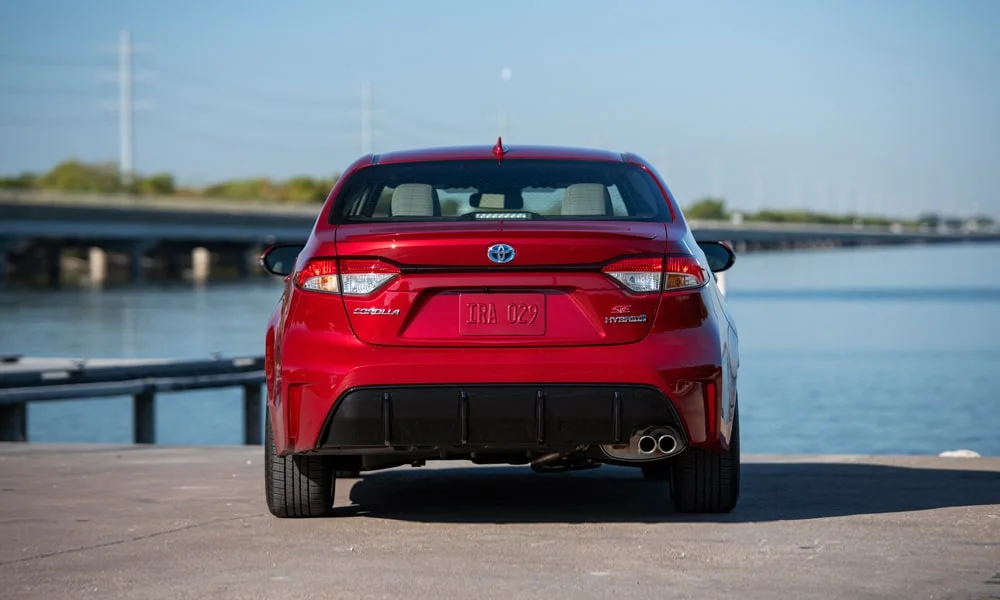Toyota Corolla (2024) — вид сзади, фото 3