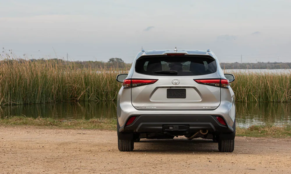 Toyota Highlander — вид сзади, фото 2