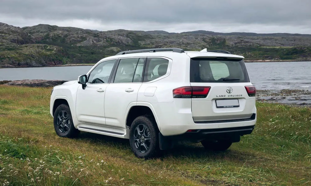 Toyota Land Cruiser 300